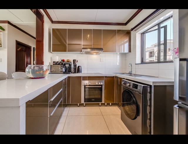 2 BEDROOM APARTMENT FOR SALE IN MAROELADAL